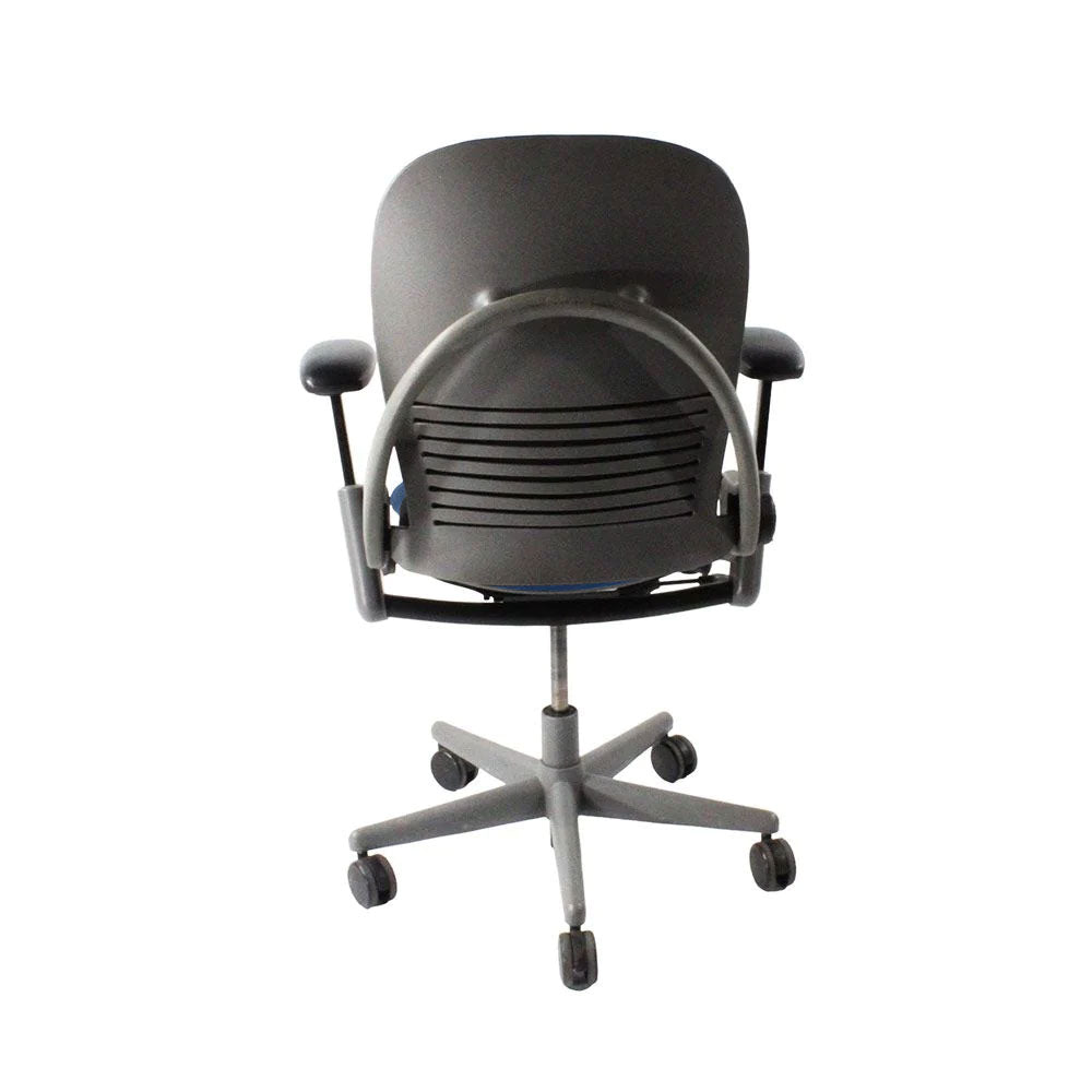 Steelcase : Chaise de bureau Leap V1 - Structure grise/tissu bleu - Remis à neuf