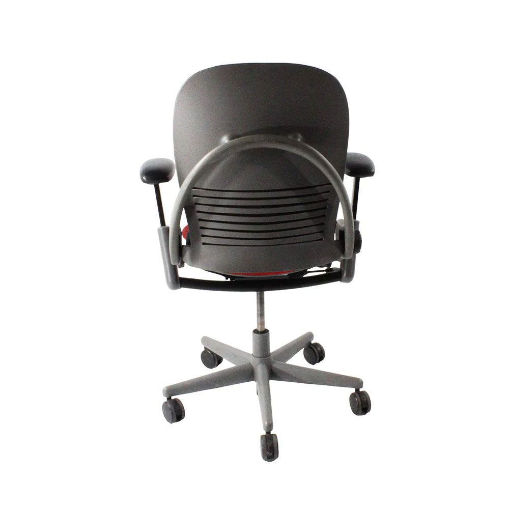 Steelcase : Chaise de bureau Leap V1 - Structure grise/tissu rouge - Remis à neuf