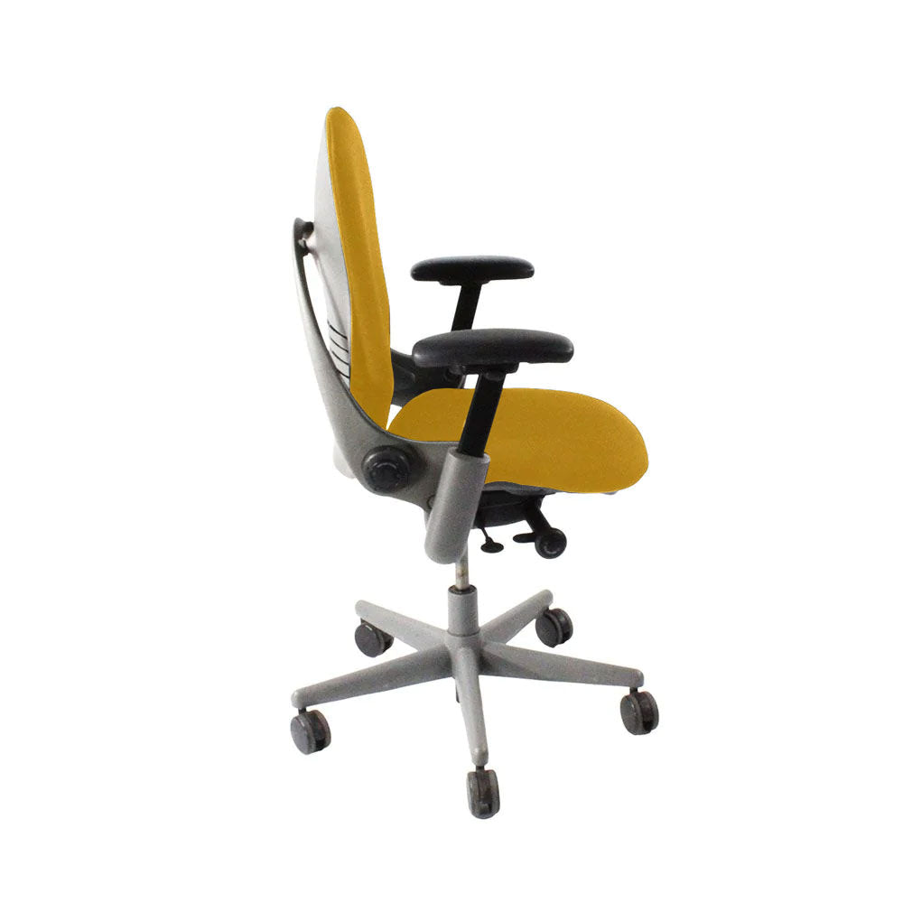 Steelcase : Chaise de bureau Leap V1 - Structure grise/tissu jaune - Remis à neuf