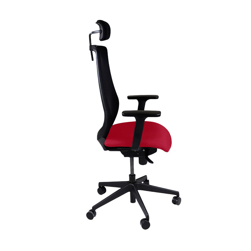 The Office Crowd: Scudo-Arbeitsstuhl mit rotem Stoffsitz und Kopfstütze – generalüberholt