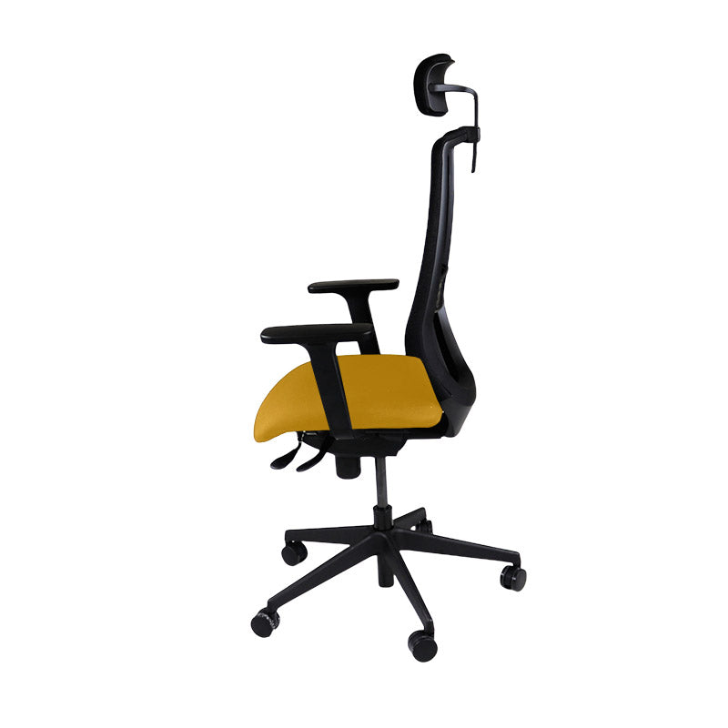 The Office Crowd: Scudo-Arbeitsstuhl mit gelbem Stoffsitz und Kopfstütze – generalüberholt
