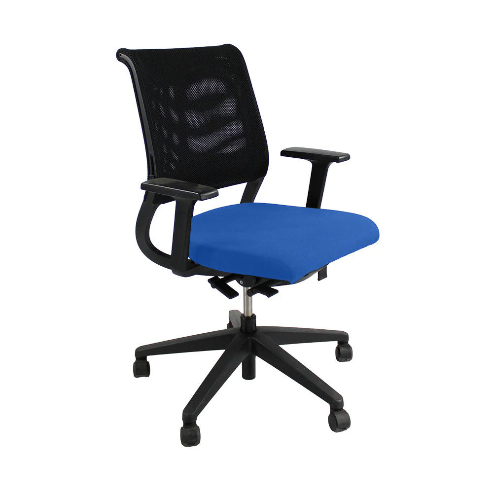 Sedus: Silla Netwin NW-100 con respaldo de malla en tejido azul - Reacondicionado