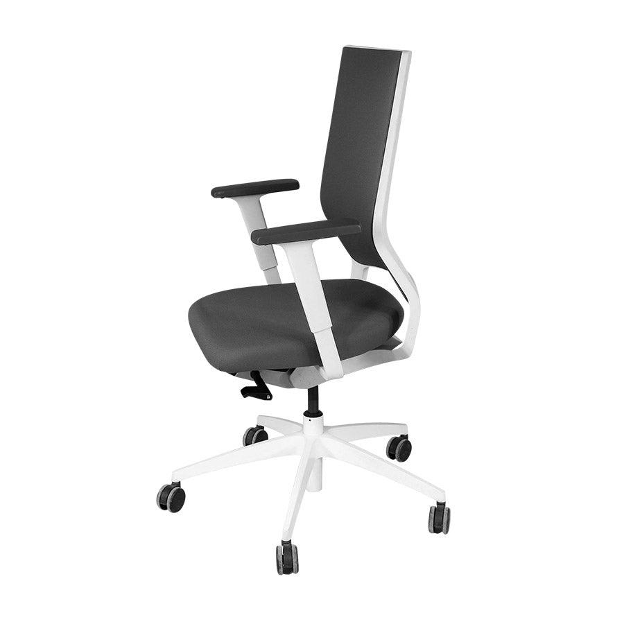 Sedus: Quarterback Office Chair with White Frame in Grey Fabric - Refurbished