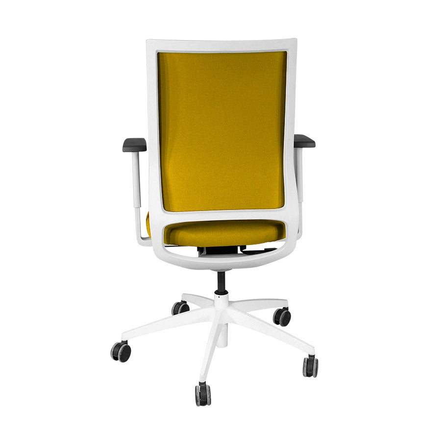 Sedus : Chaise de bureau Quarterback avec cadre blanc en tissu jaune - Remis à neuf
