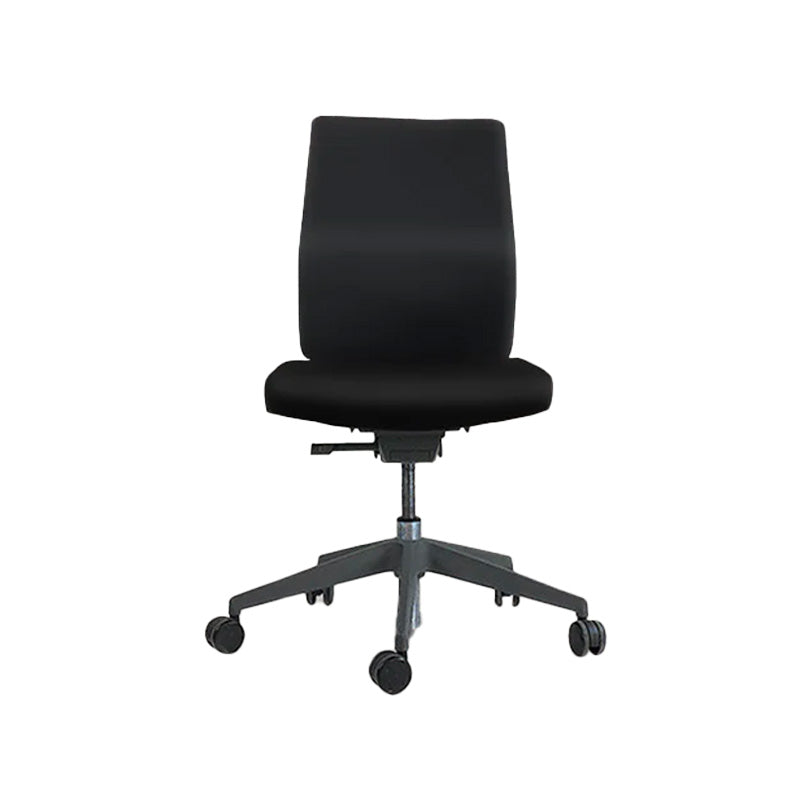 Senator: Free Flex Task Chair in Black Leather without Arms - Refurbished