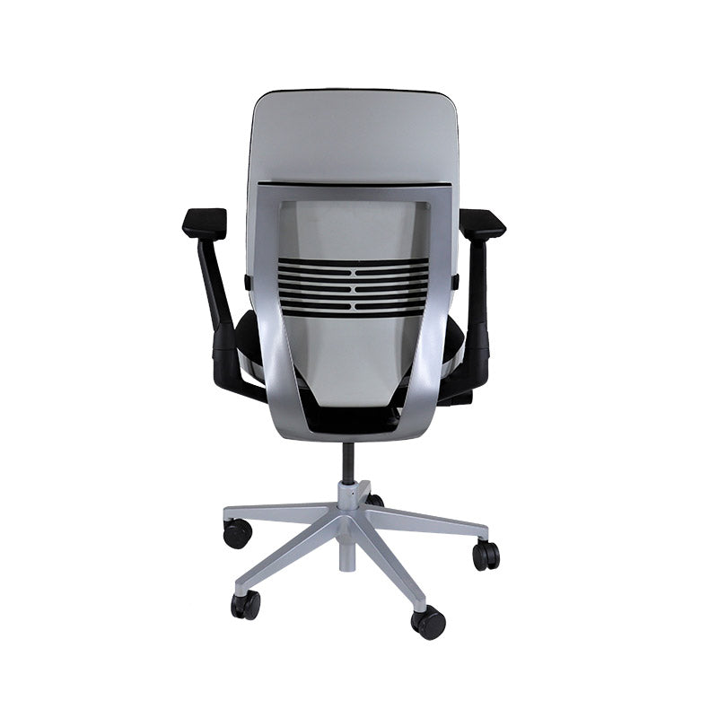 Steelcase: Gesture Ergonomic Office Chair - Grey Fabric - Refurbished