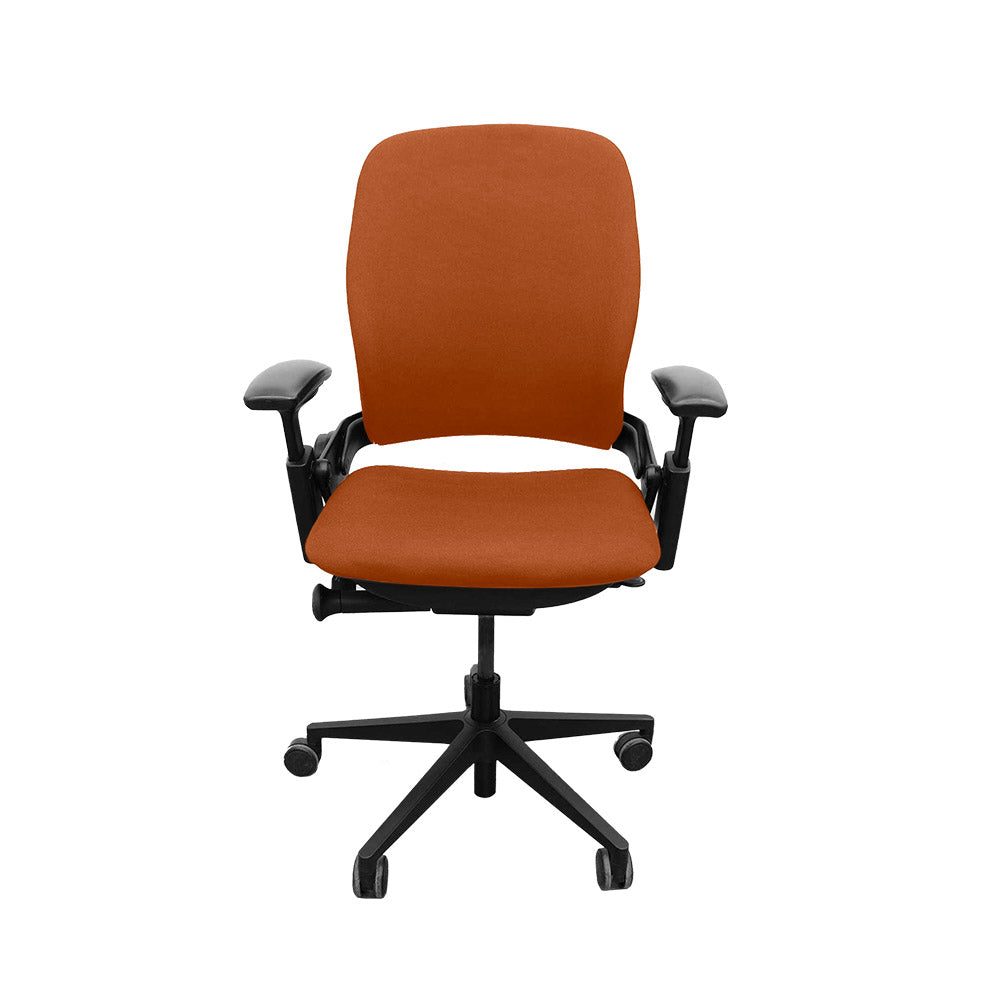 Steelcase: sedia da ufficio Leap V2 solo con bracciolo regolabile in altezza - Pelle marrone chiaro - Ricondizionata