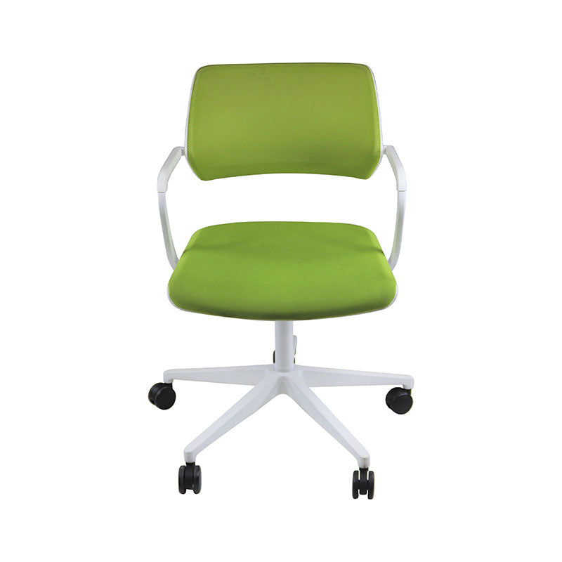 Steelcase: QiVi - Meeting Chair with Mesh Back in Green Fabric - Refurbished