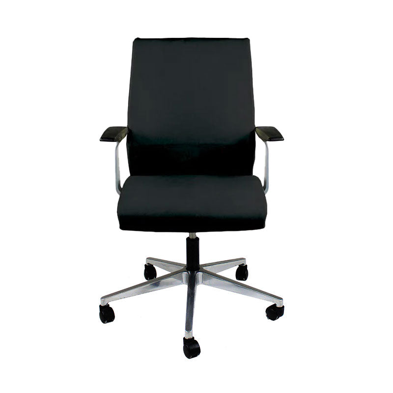 Steelcase : Chaise de bureau Think V2 en tissu noir - Reconditionnée