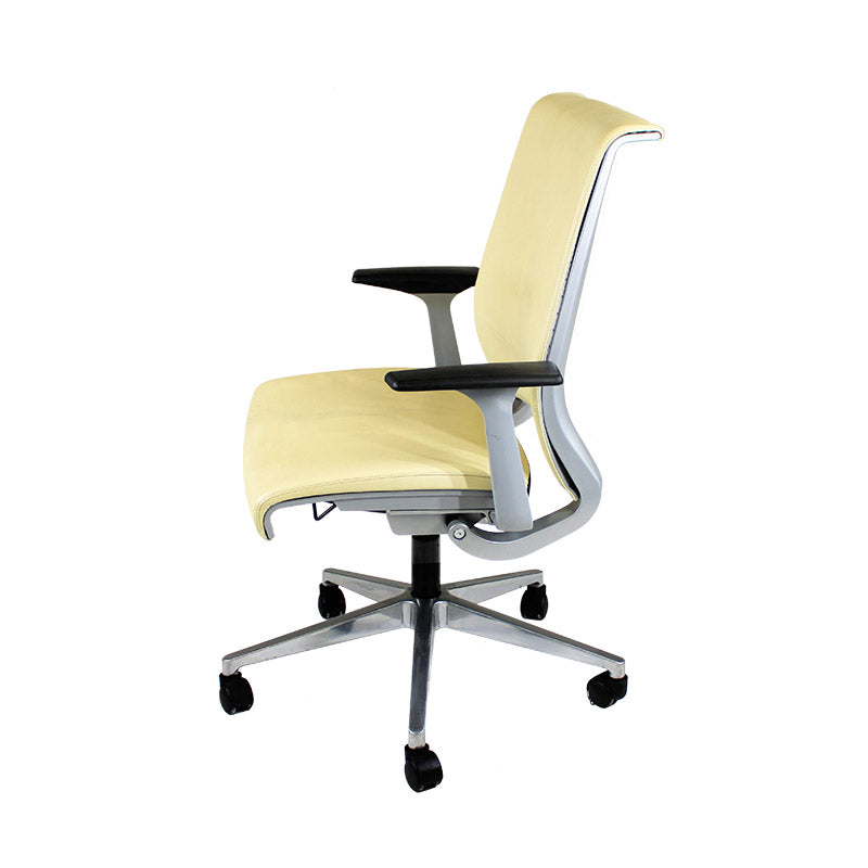 Steelcase: Think V1 in Cream Leather - Refurbished