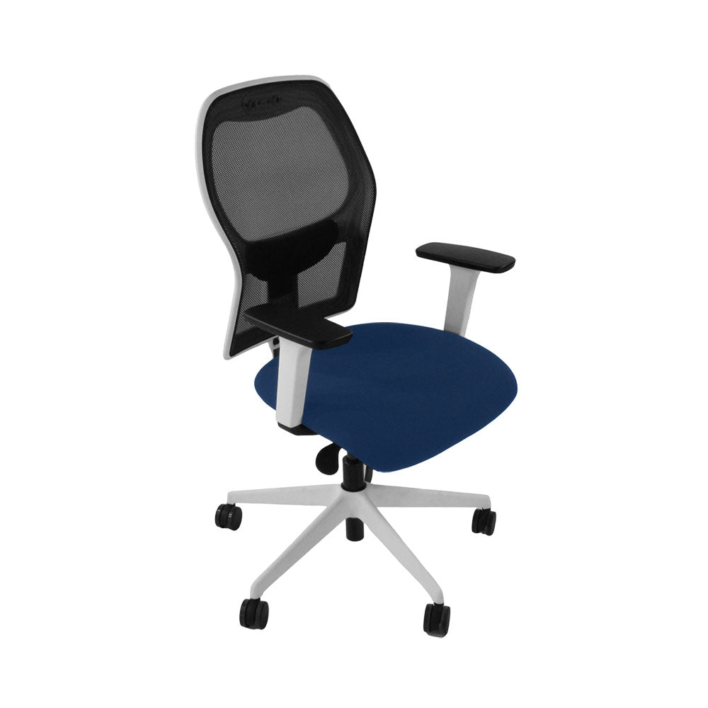 Ahrend: Bureaustoel type 160 in blauwe stof/wit frame - Gerenoveerd