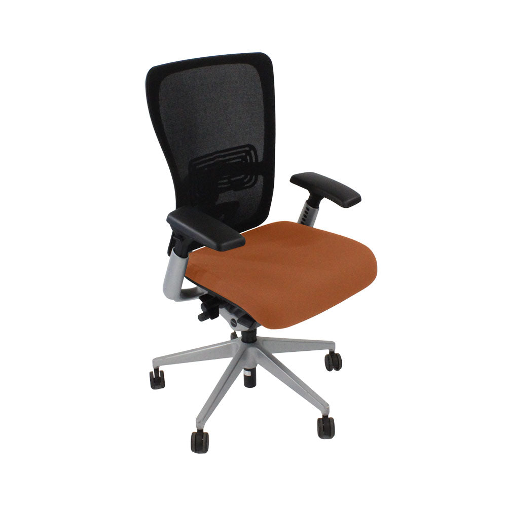 Haworth: sedia operativa Zody Comforto 89 in pelle marrone chiaro/struttura grigia - rinnovata