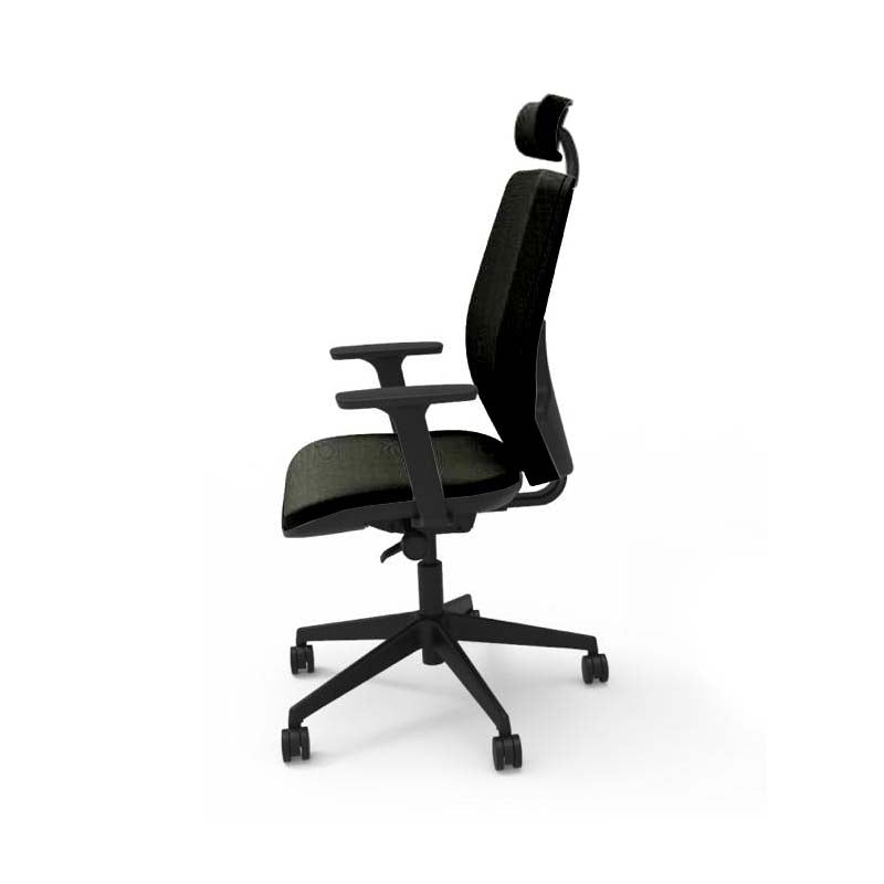 The Office Crowd: Hide Office Chair - Middelhoge rugleuning met hoofdsteun in zwart leer - Gerenoveerd