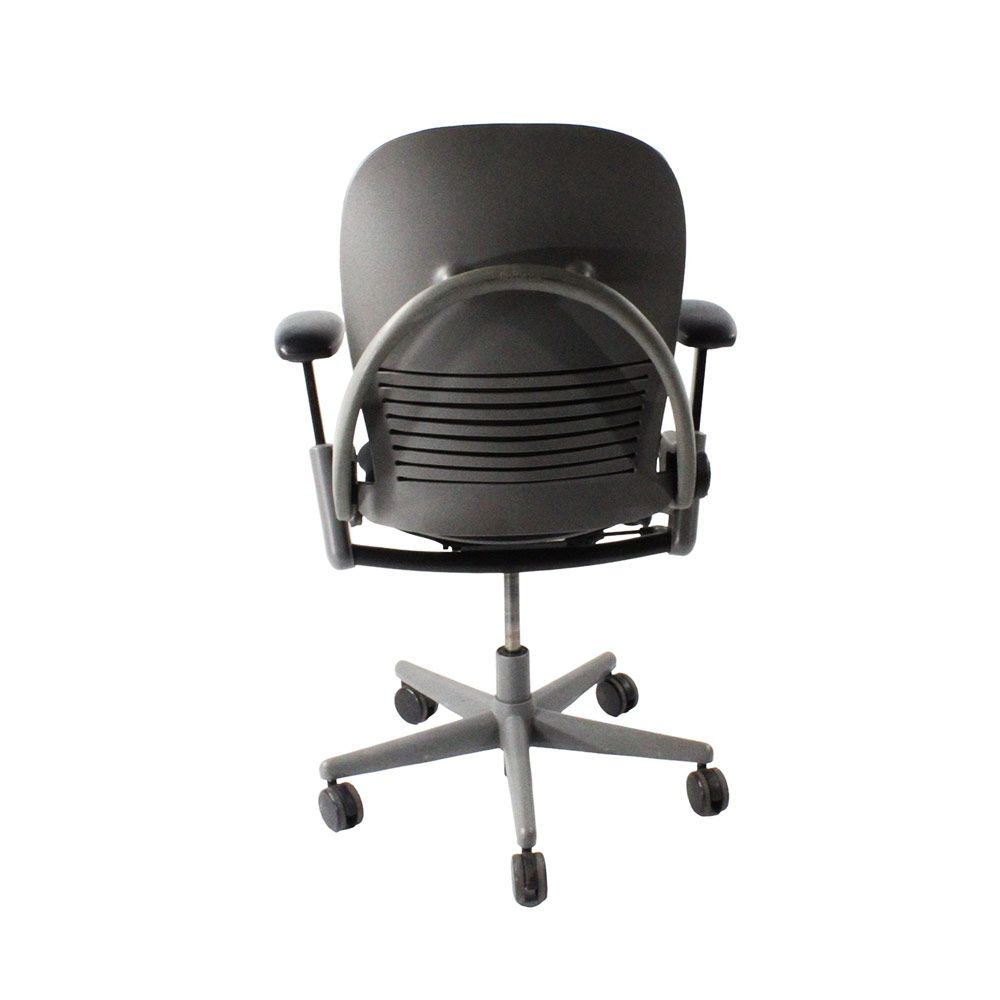 Steelcase : Chaise de bureau Leap V1 - Structure grise/Tissu noir - Remis à neuf