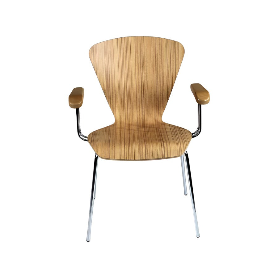 Nowy Styl: Café-Stuhl aus Holz mit Armlehnen – generalüberholt