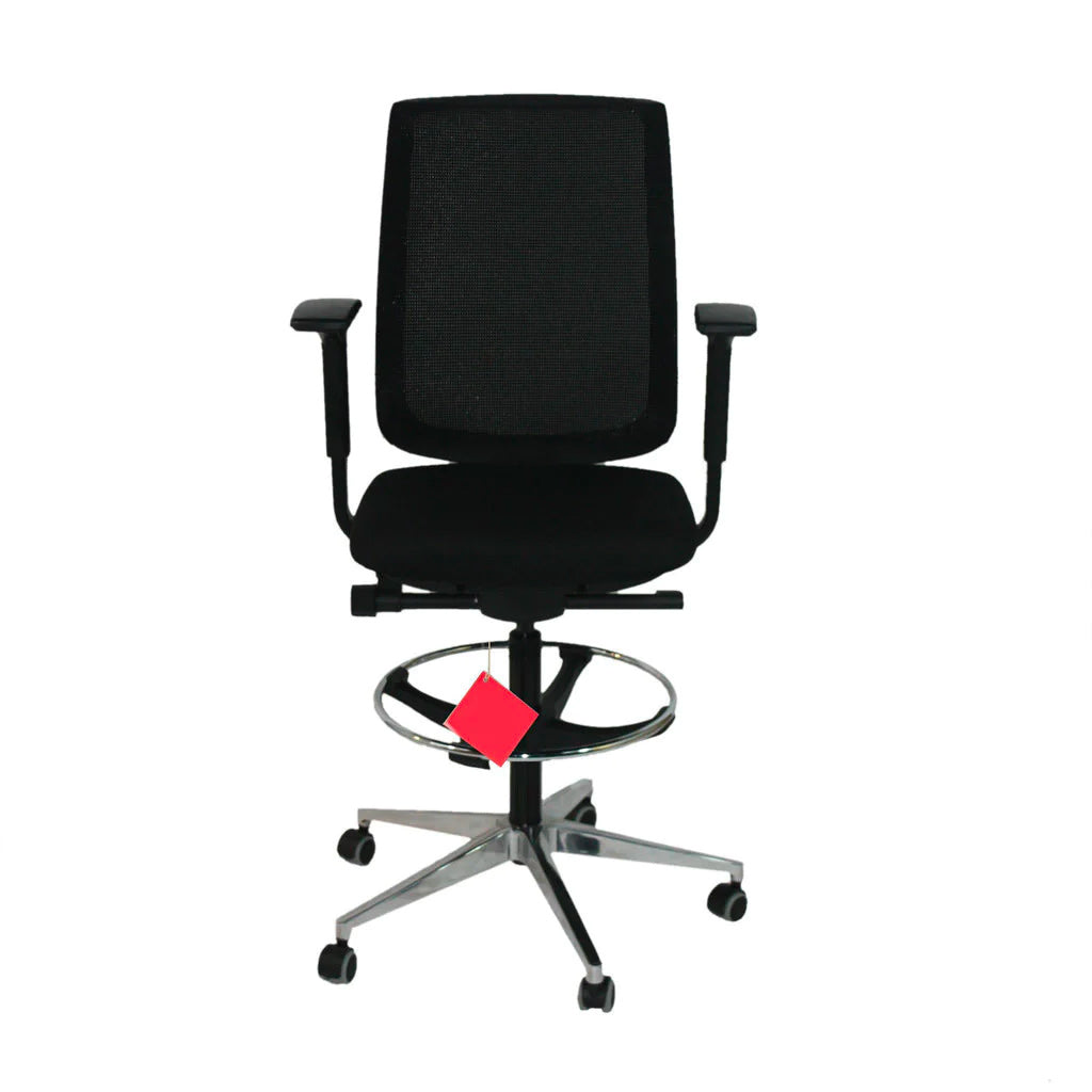 Steelcase: Reply Air Draftsman-stoel met gepolijst aluminium onderstel - Gerenoveerd